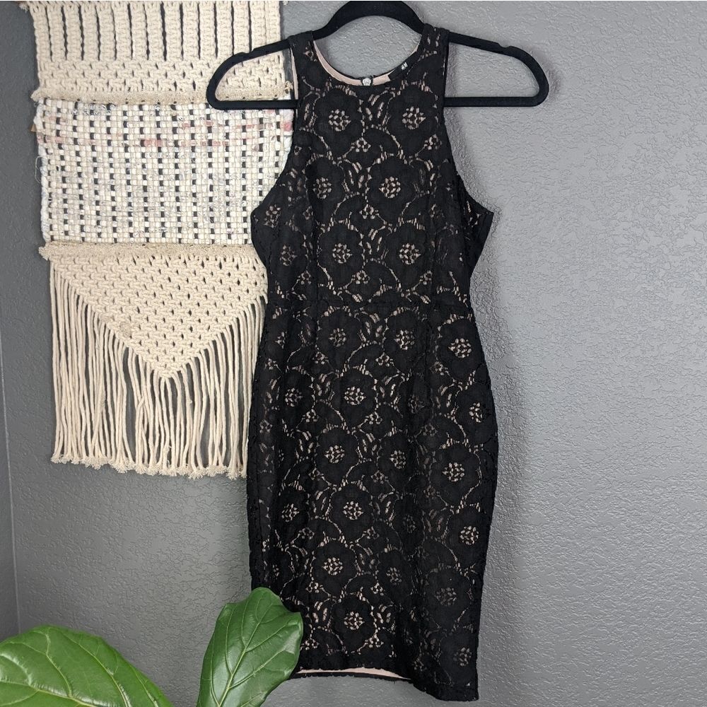 ⭐ H&M Black Floral Lace Dress